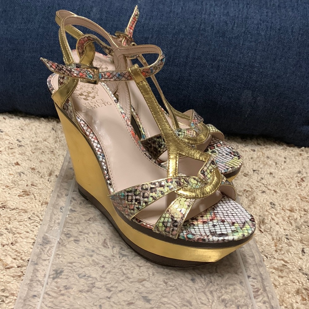 Vince Camuto platform strappy heel